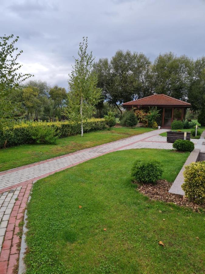 Guesthouse Green Fields Garmen Exteriör bild