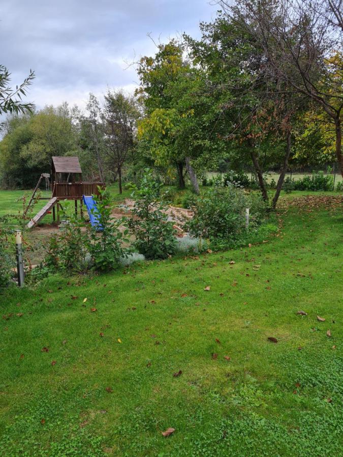 Guesthouse Green Fields Garmen Exteriör bild