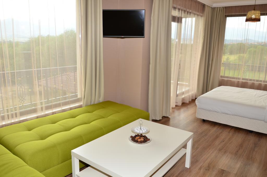 Guesthouse Green Fields Garmen Exteriör bild